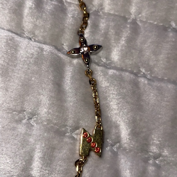 Authentic RARE Louis Vuitton necklace great condition comes with box n dust bag - Picture 8 of 14